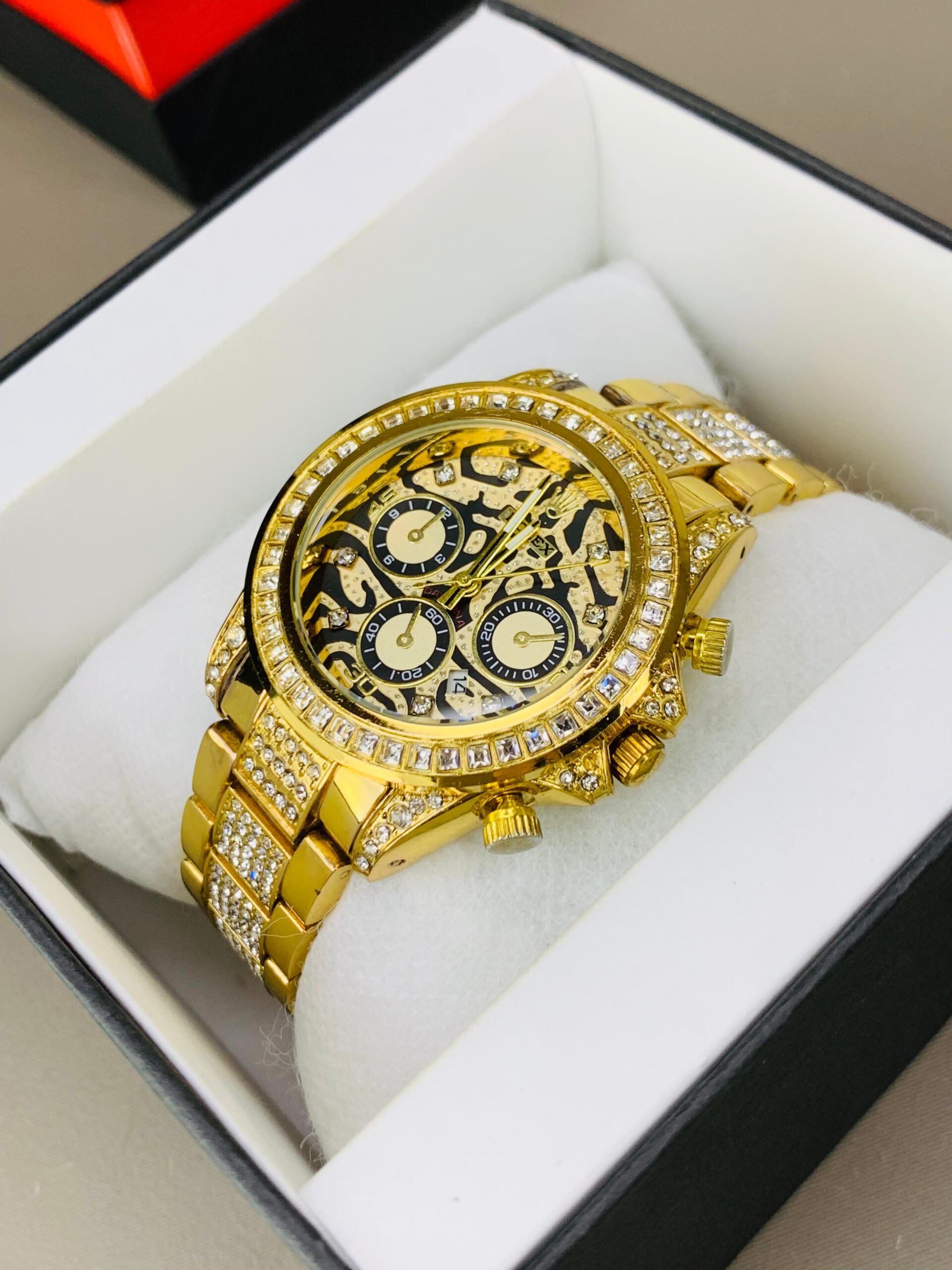 gold plated chronograph tiger watch – diamond studded luxury gold plated chronograph tiger watch – diamond studded luxury