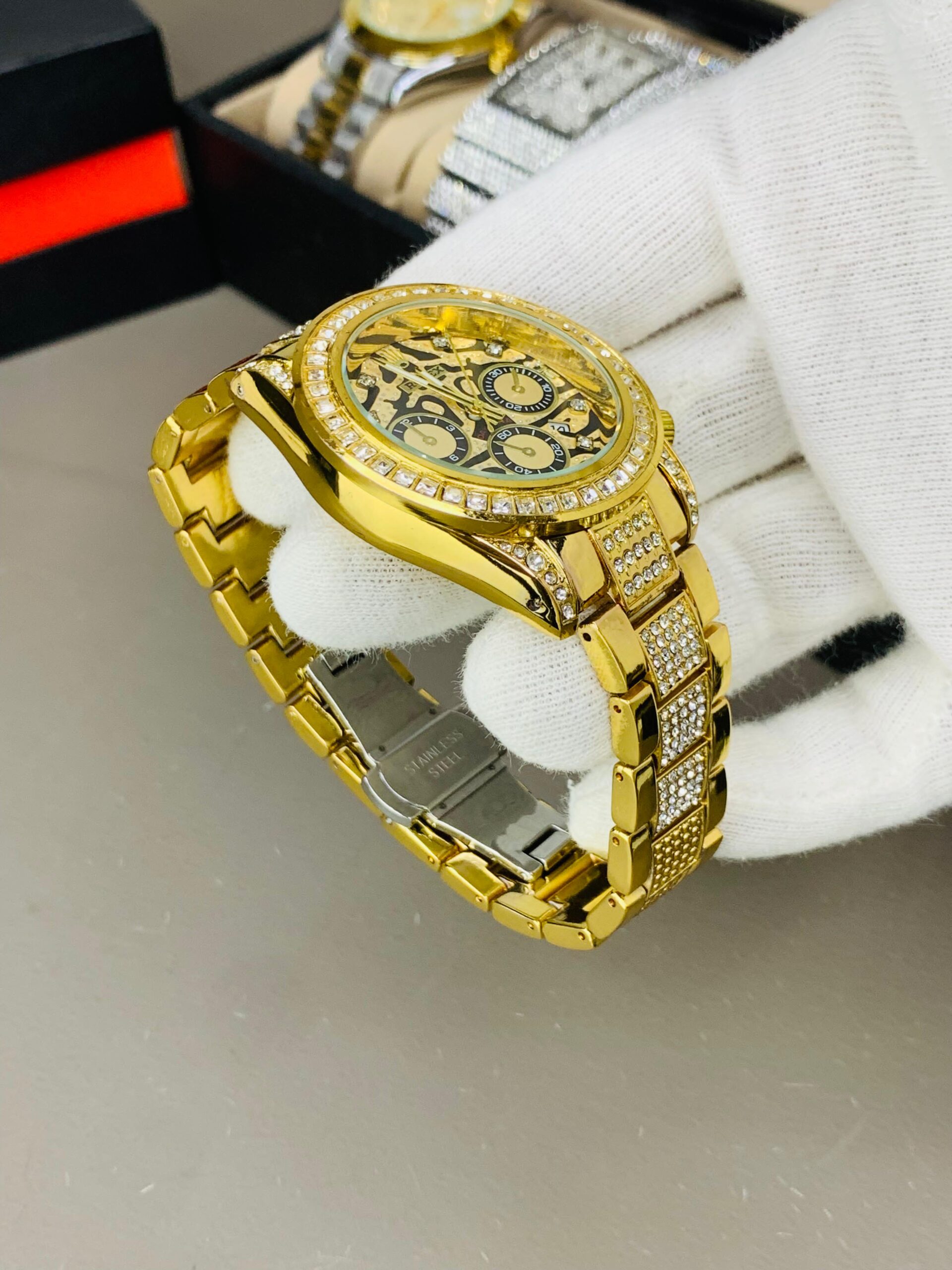 gold plated chronograph tiger watch – diamond studded luxury gold plated chronograph tiger watch – diamond studded luxury