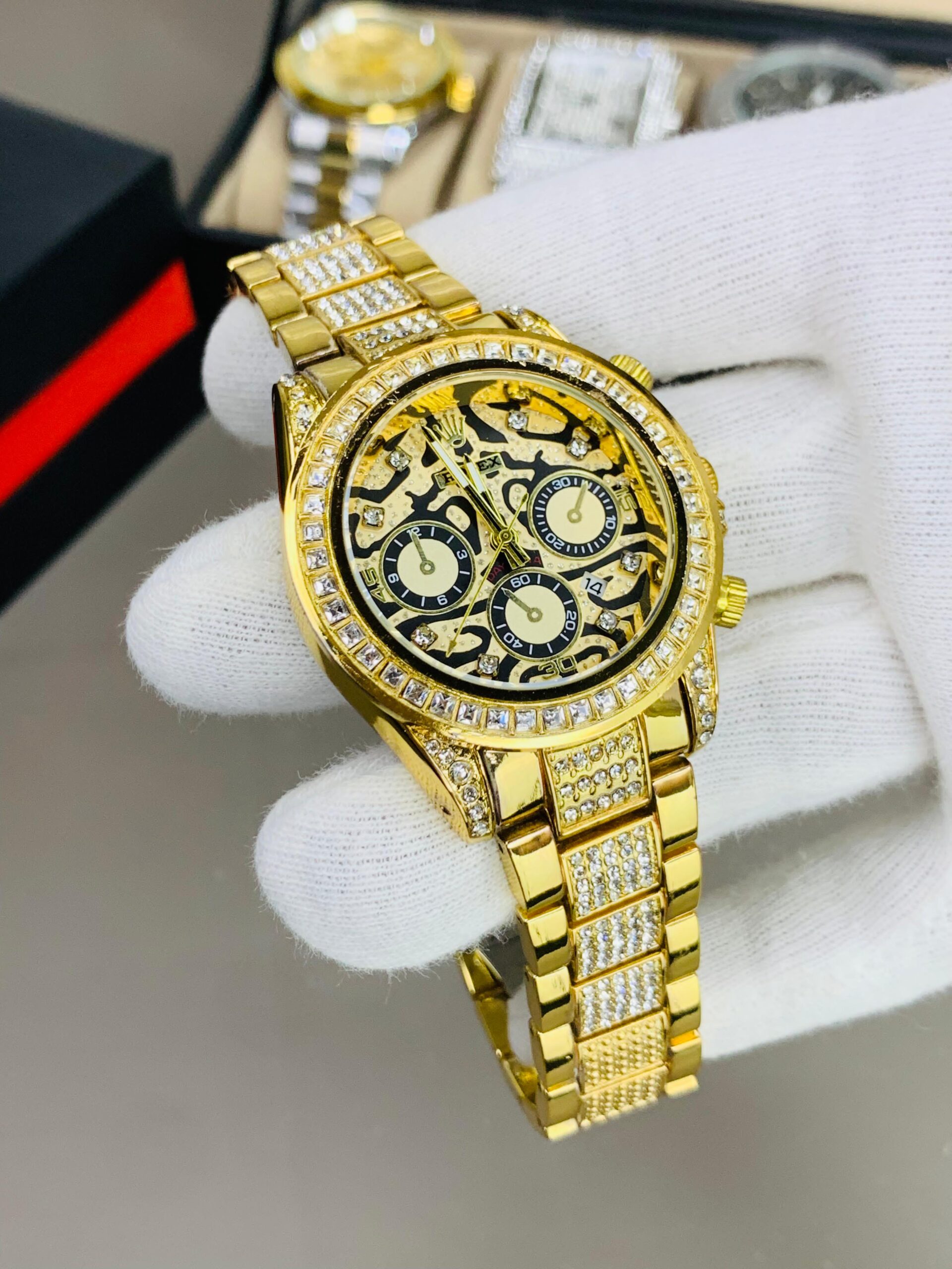 gold plated chronograph tiger watch – diamond studded luxury gold plated chronograph tiger watch – diamond studded luxury