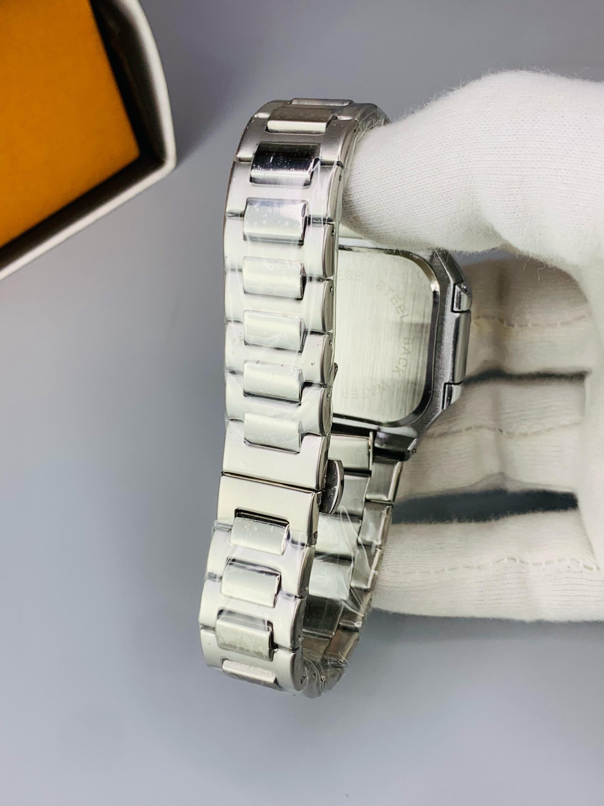 cubitus model silver chain black dial cubitus model silver chain black dial